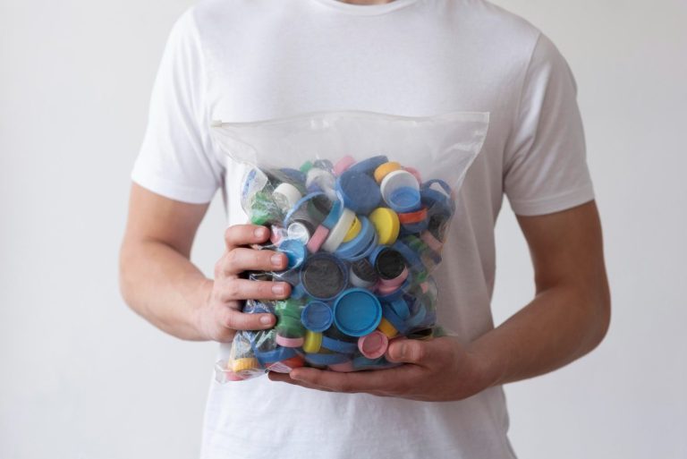 barang daur ulang dari tutup botol