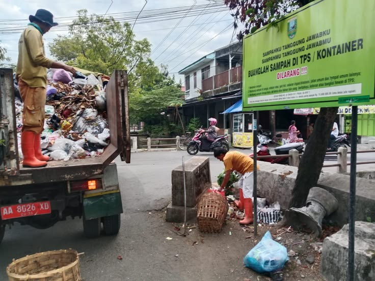 manfaat gerobak sampah untuk kawasan industri